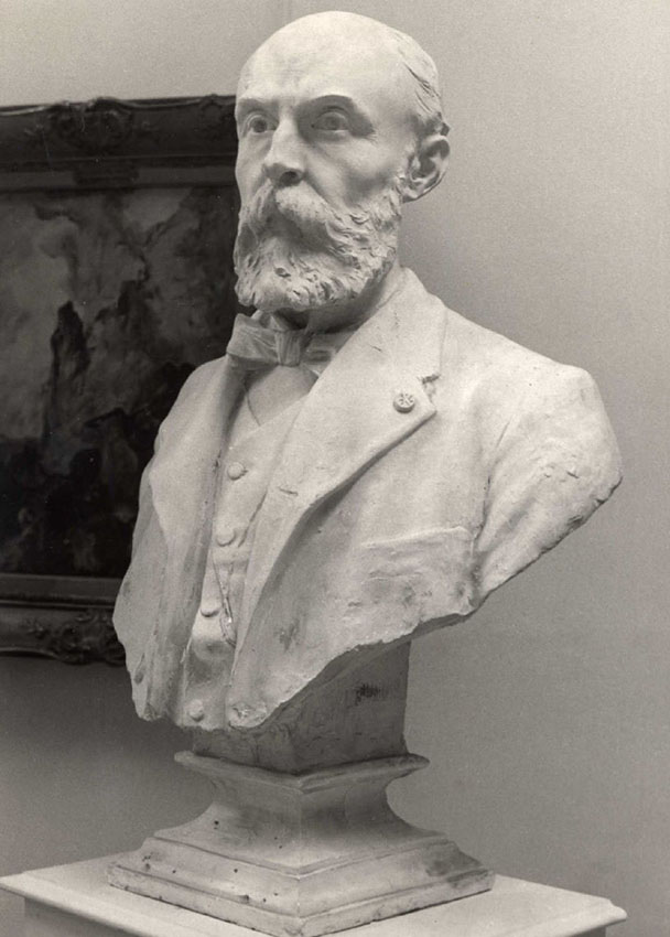 Buste d'Eugène Fromentin en plâtre.